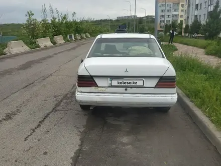 Mercedes-Benz E 230 1991 года за 600 000 тг. в Алматы – фото 2