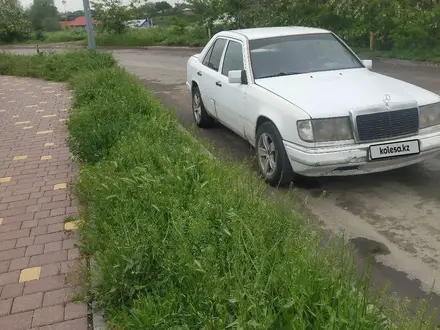 Mercedes-Benz E 230 1991 года за 600 000 тг. в Алматы