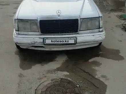 Mercedes-Benz E 230 1991 года за 600 000 тг. в Алматы – фото 4