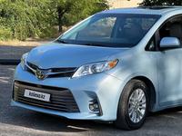 Toyota Sienna 2015 годаfor15 000 000 тг. в Шымкент