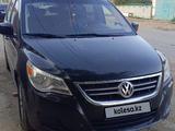 Volkswagen Routan 2012 годаүшін8 500 000 тг. в Атырау