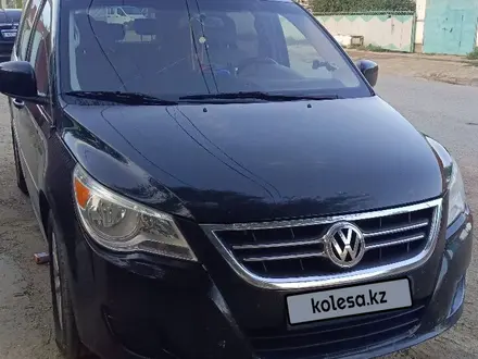 Volkswagen Routan 2012 года за 8 500 000 тг. в Атырау