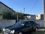 Mercedes-Benz E 200 1999 года за 2 000 000 тг. в Жезказган