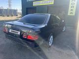Mercedes-Benz E 200 1999 года за 2 000 000 тг. в Жезказган – фото 2