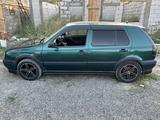 Volkswagen Golf 1996 года за 1 100 000 тг. в Алматы – фото 2