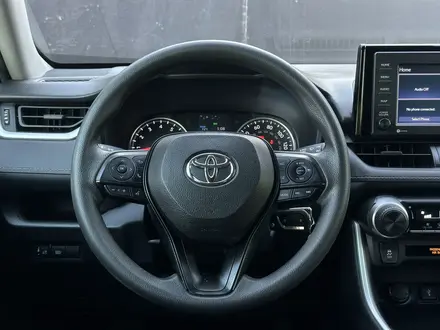 Toyota RAV4 2020 года за 13 550 000 тг. в Актобе – фото 15