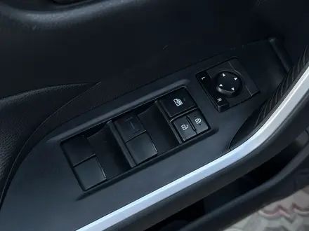 Toyota RAV4 2020 года за 13 550 000 тг. в Актобе – фото 17