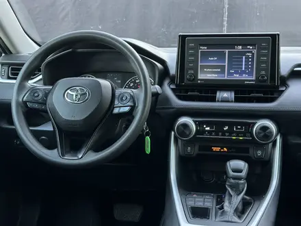 Toyota RAV4 2020 года за 13 550 000 тг. в Актобе – фото 19