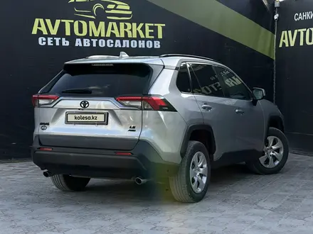 Toyota RAV4 2020 года за 13 550 000 тг. в Актобе – фото 6