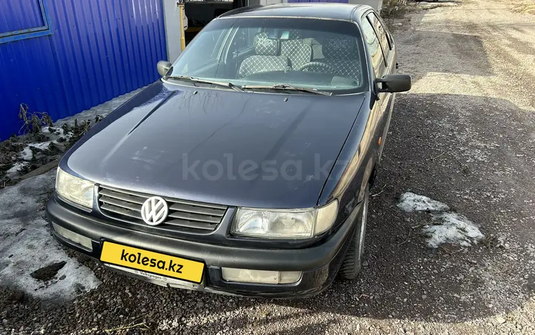 Volkswagen Passat 1994 годаүшін1 400 000 тг. в Темиртау