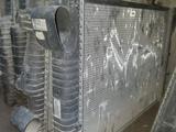 Радиатор основной на 220 мерседес за 3 000 тг. в Алматы
