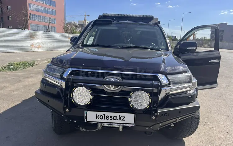 Toyota Land Cruiser 2020 года за 40 000 000 тг. в Атырау