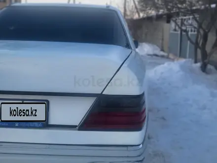 Mercedes-Benz E 280 1993 года за 1 500 000 тг. в Талдыкорган – фото 7