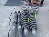 Амортизаторы и пружины комплект Tokico за 100 000 тг. в Алматы