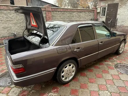 Mercedes-Benz E 280 1993 года за 3 200 000 тг. в Алматы – фото 12