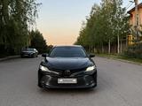 Toyota Camry 2020 года за 15 000 000 тг. в Алматы – фото 2