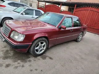 Mercedes-Benz E 230