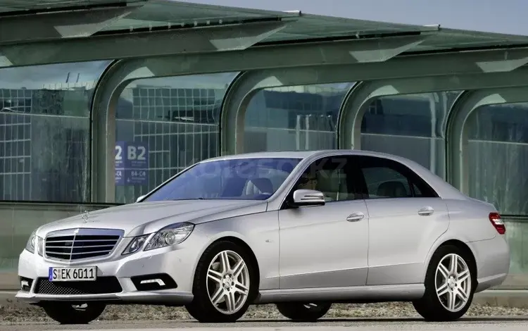 Стекла ФАРЫ Mercedes w212 (2009 — 2013 Г. В.) за 17 000 тг. в Алматы
