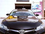 Toyota Camry 2017 года за 10 200 000 тг. в Атырау – фото 4