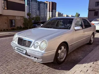 Mercedes-Benz E 320