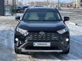 Toyota RAV4 2022 года за 18 500 000 тг. в Актобе – фото 2