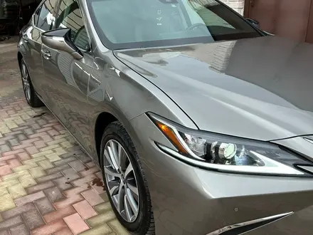 Lexus ES 350 2019 года за 24 500 000 тг. в Тараз – фото 2
