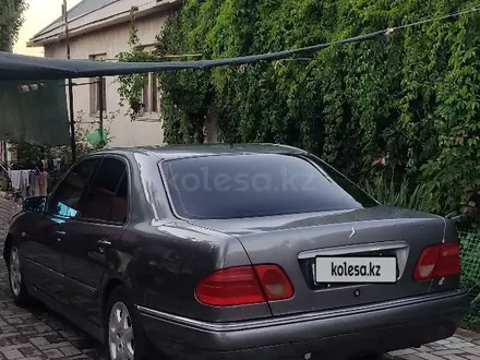 Mercedes-Benz E 280 1997 года за 2 500 000 тг. в Шымкент – фото 3