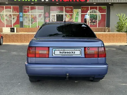 Volkswagen Passat 1996 года за 1 300 000 тг. в Тараз – фото 4