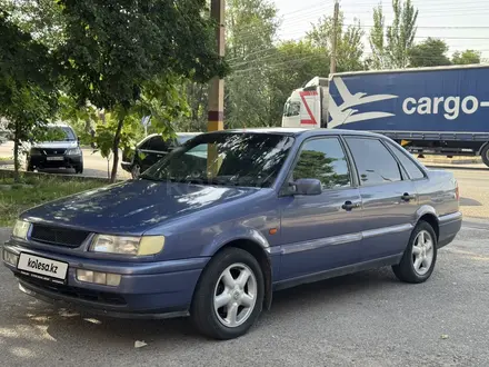 Volkswagen Passat 1996 года за 1 300 000 тг. в Тараз – фото 3