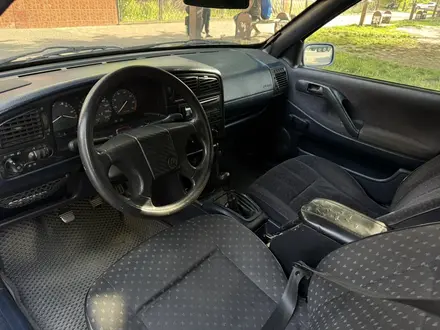 Volkswagen Passat 1996 года за 1 300 000 тг. в Тараз – фото 5