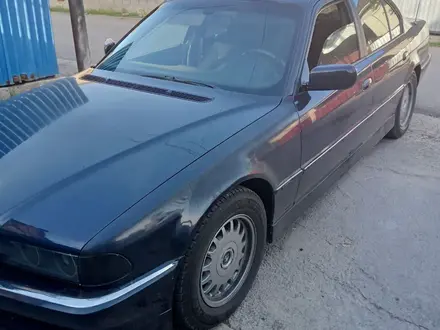 BMW 740 1995 года за 2 200 000 тг. в Шымкент – фото 2