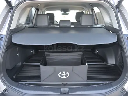 Toyota RAV4 Luxe HEV 2026 года за 28 390 000 тг. в Кызылорда – фото 10