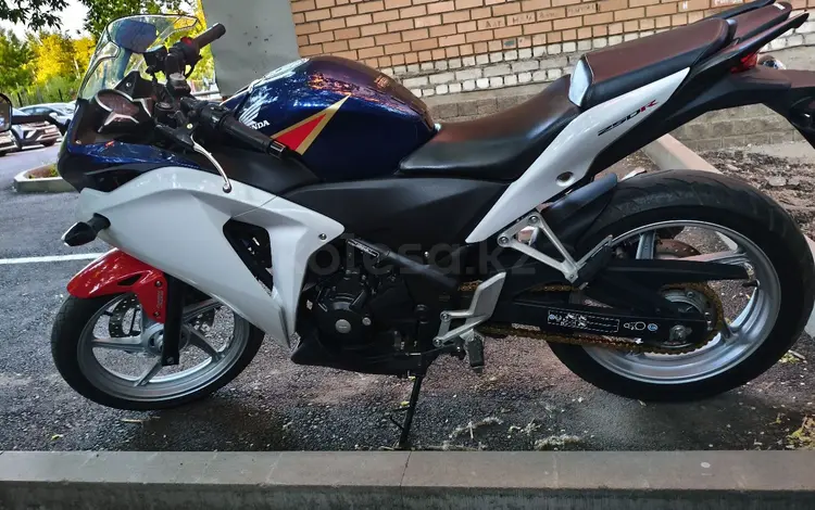 Honda  CBR 250R 2011 года за 1 600 000 тг. в Астана