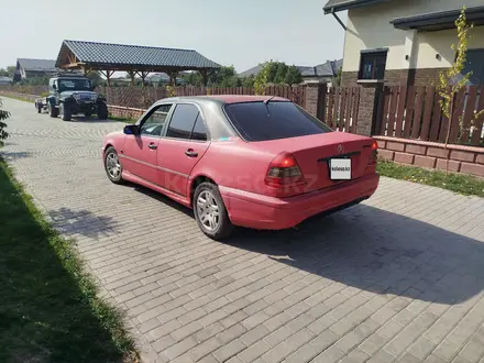 Mercedes-Benz C 180 1994 года за 1 650 000 тг. в Алматы – фото 4