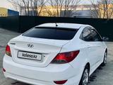 Hyundai Solaris 2013 года за 3 600 000 тг. в Актобе – фото 2