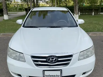 Hyundai Sonata 2007 года за 3 650 000 тг. в Астана – фото 2