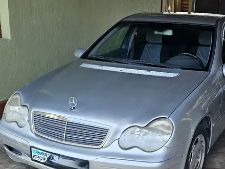 Mercedes-Benz C 180 2001 года за 3 300 000 тг. в Шымкент