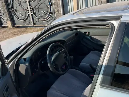 Toyota Camry 1995 года за 1 200 000 тг. в Алматы – фото 2