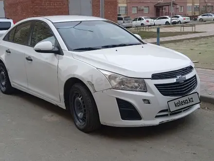 Chevrolet Cruze 2015 года за 2 800 000 тг. в Атырау – фото 2