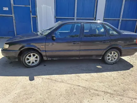 Volkswagen Passat 1995 года за 1 450 000 тг. в Уральск – фото 3