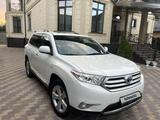 Toyota Highlander 2011 годаfor15 000 000 тг. в Алматы