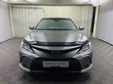 Toyota Camry Luxe 2023 года за 19 720 000 тг. в Алматы – фото 5