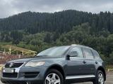 Volkswagen Touareg 2007 года за 5 700 000 тг. в Алматы – фото 3