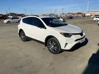 Toyota RAV4 2017 годаүшін8 200 000 тг. в Атырау