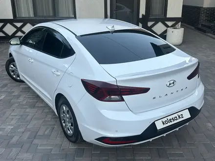 Hyundai Elantra 2019 года за 6 500 000 тг. в Караганда – фото 12