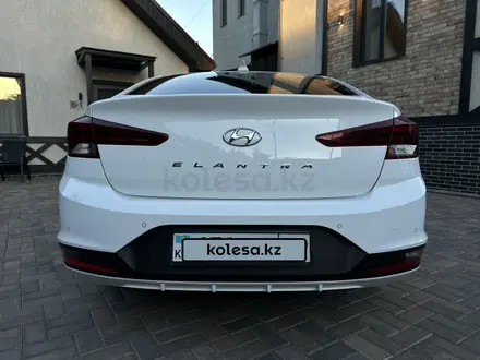 Hyundai Elantra 2019 года за 6 500 000 тг. в Караганда – фото 17