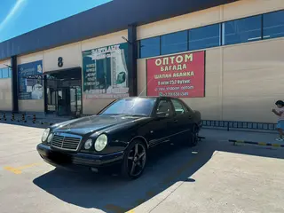 Mercedes-Benz E 320