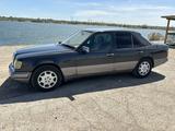 Mercedes-Benz E 260 1990 года за 1 600 000 тг. в Сатпаев – фото 2