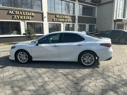 Toyota Camry 2019 года за 14 500 000 тг. в Усть-Каменогорск – фото 5