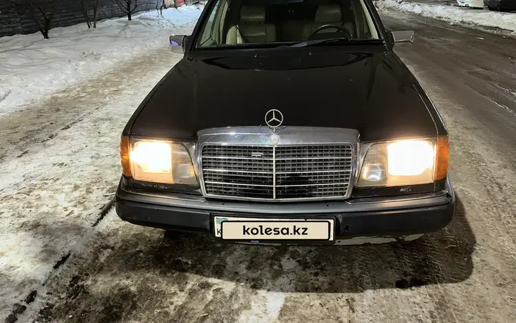 Mercedes-Benz E 300 1986 годаfor1 800 000 тг. в Астана